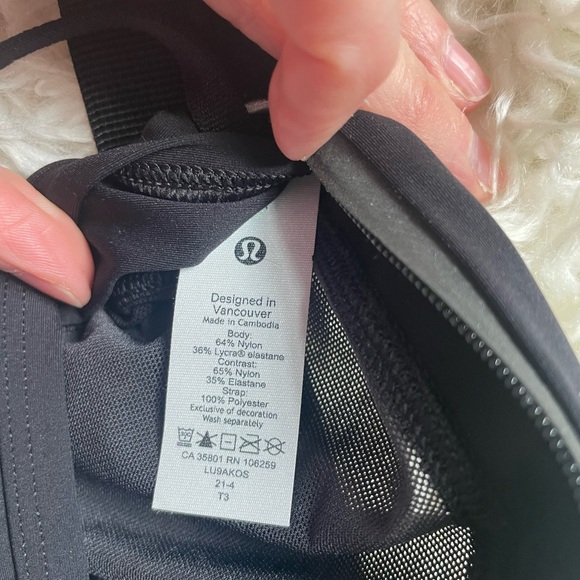 lululemon athletica Accessories - Lululemon running belt bag black 🖤 EUC